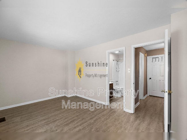 Photo - 5121 Radcliff Cir