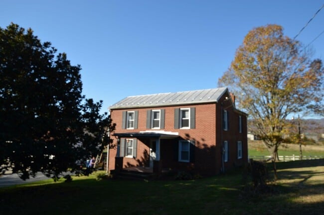 Building Photo - 2841 Bloomer Springs Rd