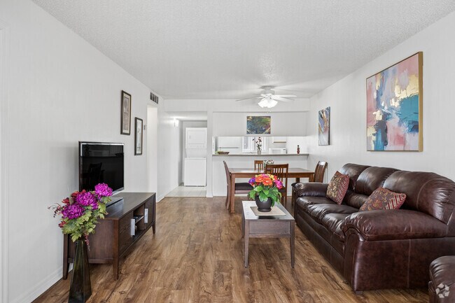 2BR, 2BA - 1,100SF - Living Room