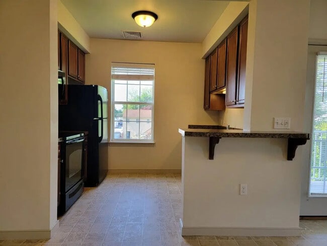 Photo - 2028 Shady Oak Dr