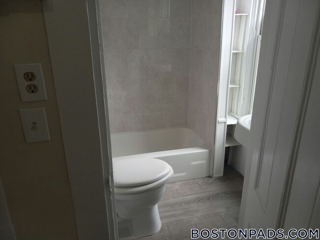 Photo - 94 River St Unit 2