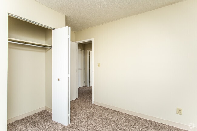 3BR, 1BA - 919 SF - Townhome B