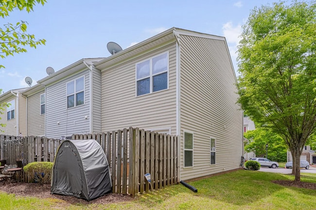 Photo - Cozy End-Unit Townhome – Prime Durham Location