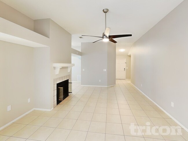 Photo - 470 N Sundance Dr