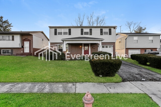 Building Photo - 3411 Quaker Rd