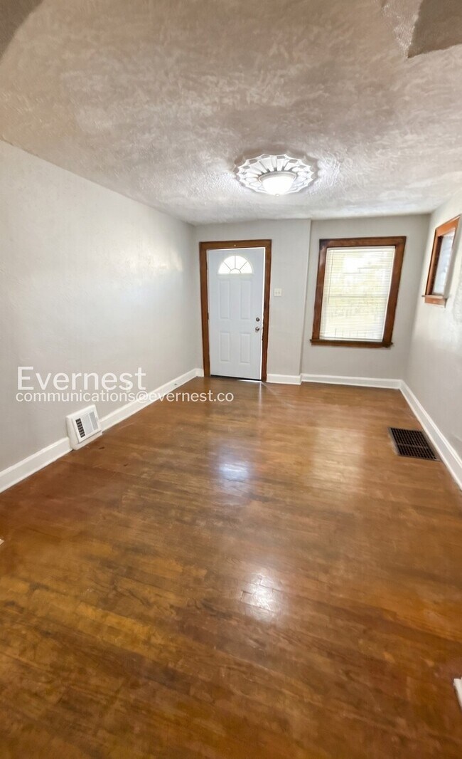 Photo - 3720 Darby St