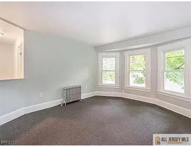 Photo - 737 Kensington Ave