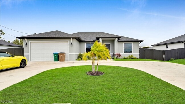 Photo - 221 Chiquita Blvd N