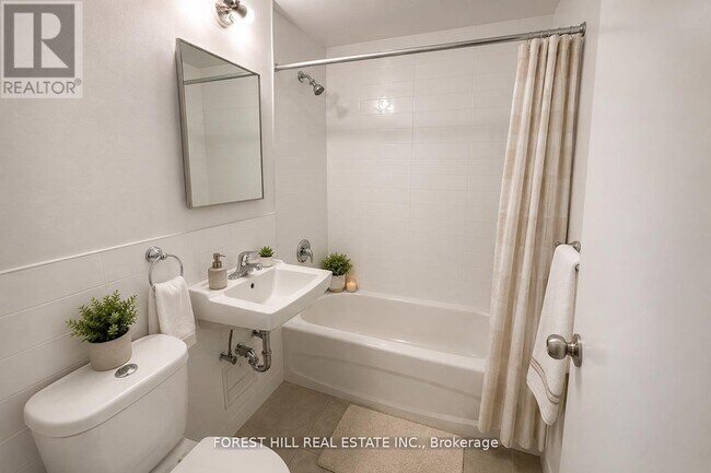 Photo - 700 Ontario St