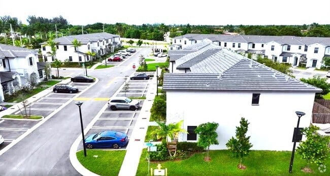 Building Photo - 14817 SW 183rd Terrace Rental
