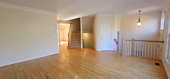 Photo - Beautiful And Spacious 3 Bed 3.5 Bath Bric...