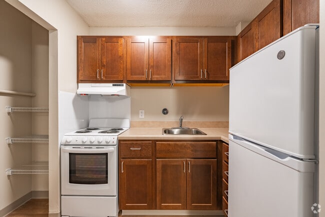 1BR, 1BA - 475SF