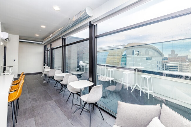 Salón del club - 550 Ultra Lofts