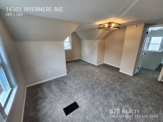 Photo - 16301 Invermere Ave