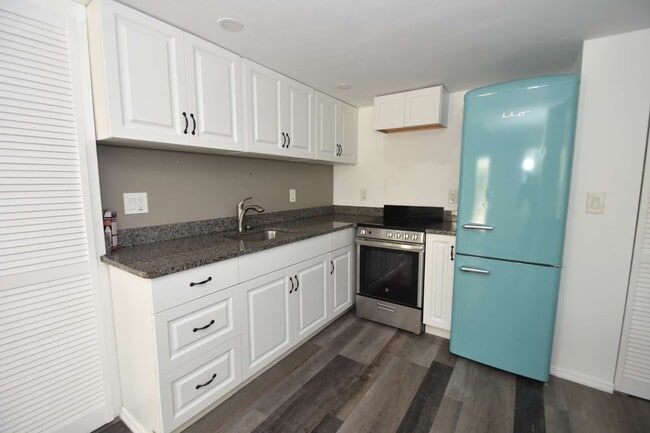 Photo - 403 N Oleander Ave