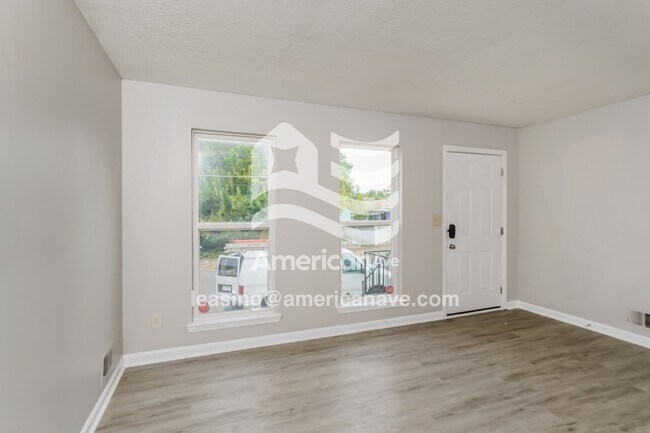 Photo - 2116 Griffiths Ave