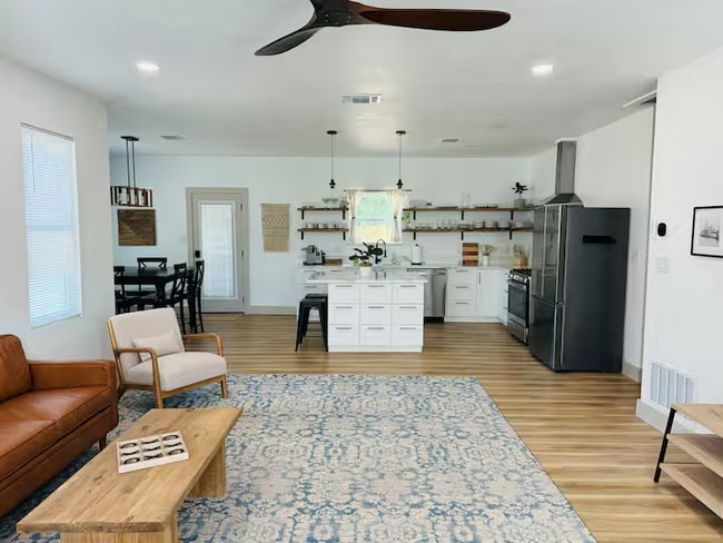 Building Photo - 311 Church St Rental