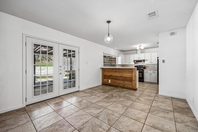 Photo - 1309 Warrington Dr