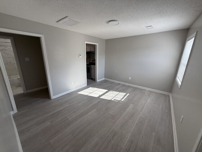 Photo - 1157 N Belvedere Blvd