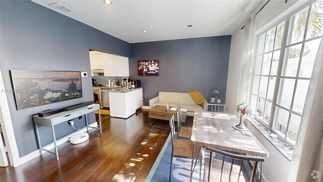 Building Photo - 815 Euclid Ave Unit 4 Rental