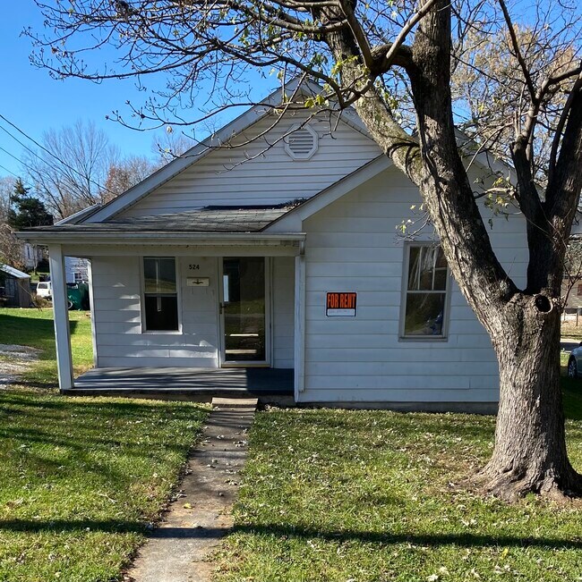 Photo - 524 N College St