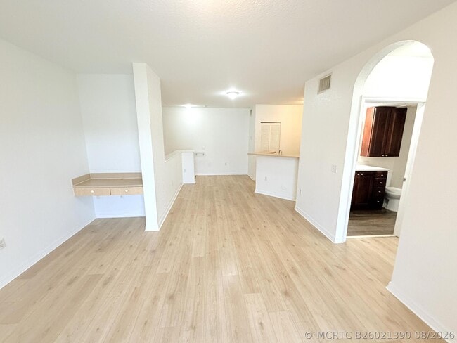 Photo - 1302 Belmont Ln Unit 1302