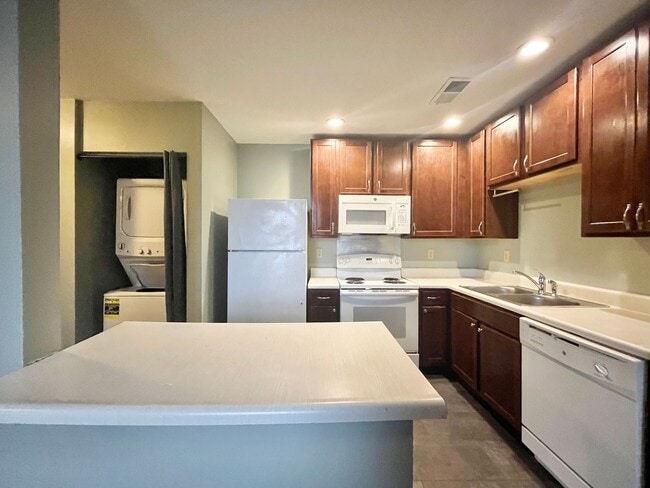 Building Photo - 1515-1519 S 39th Unit 1517-A