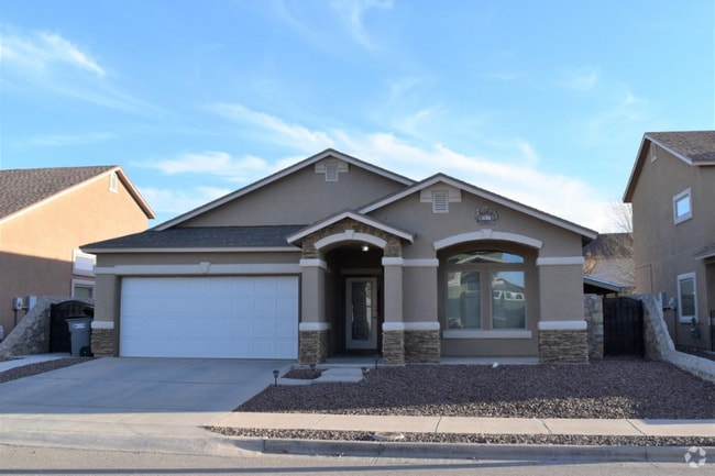 Building Photo - 14350 N Cave Dr Rental