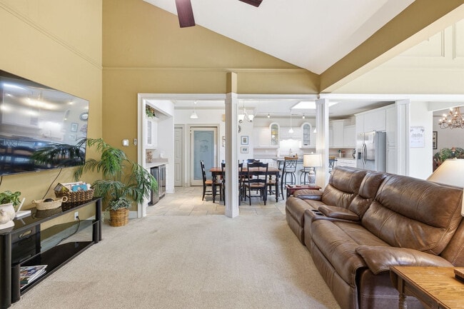 Photo - 36 Gloucester Rd Unit ID1387176P