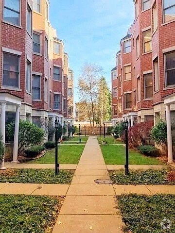 Building Photo - 5127 N Damen Ave Rental