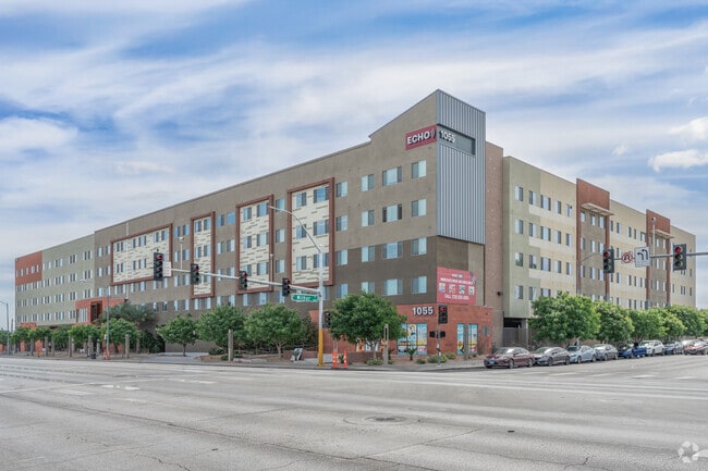 Building Photo - Echo 1055