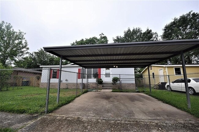 Photo - Spacious 3 bedrooms / 2 bath