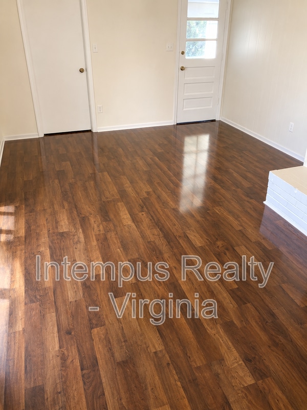 227 Spring Knoll Cir