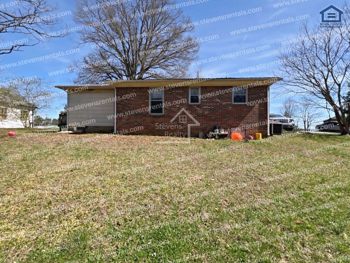 Photo - 31 Gibson Ave