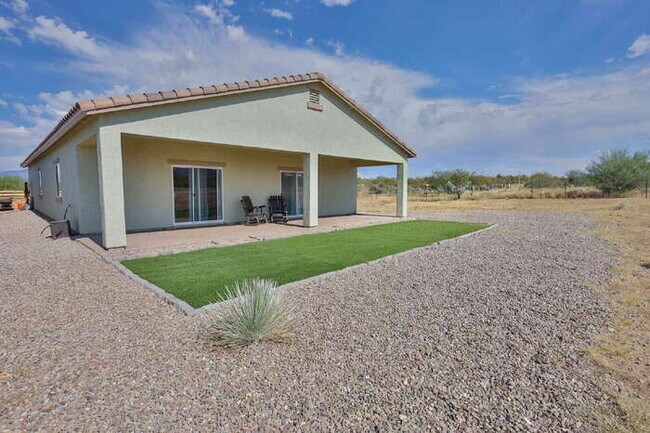 Photo - Rural Property in Vail on 1 acre fully fenced
