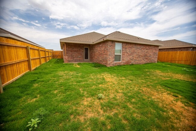 Photo - New Beginnings Start at AMRR: 3 Bedroom in Hill Valley!