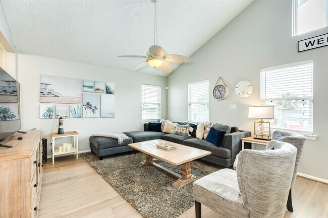 Photo - 16614 Bermuda Way