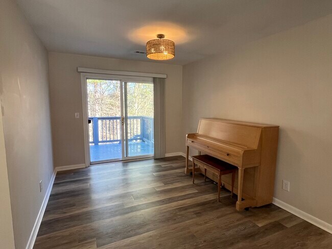 Photo - 575 Riverview Heights St Unit A - 575 Riverview Heights