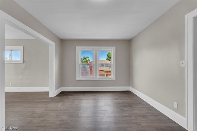 Building Photo - 4657 Warner Rd Unit 3
