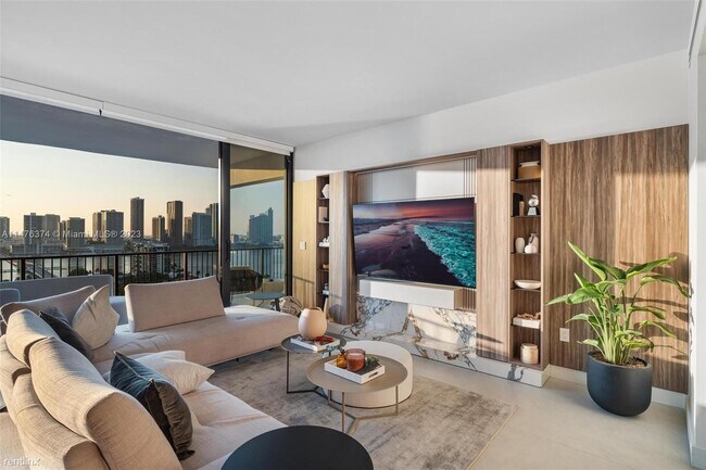 Photo - 2 br, 2.5 bath Condo - 1000 Venetian Way A... Unit Apt 1706