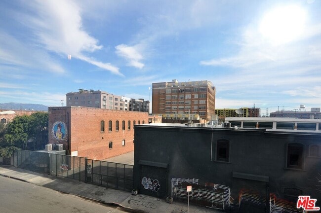 Photo - 691 Mill St Unidad 303