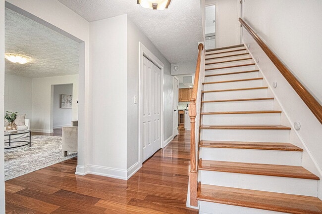 2569 Ridgewood Trail