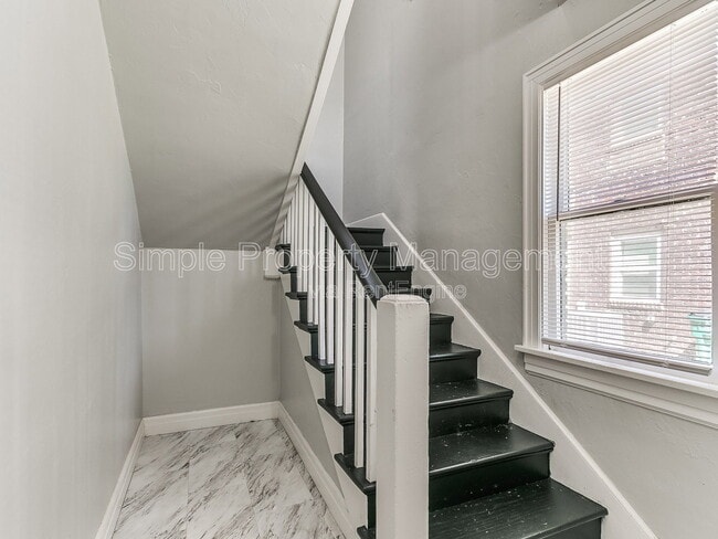 Photo - 1841 N Gatewood Ave