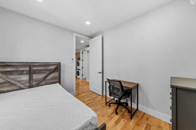 Photo - 2505 Hoffman St