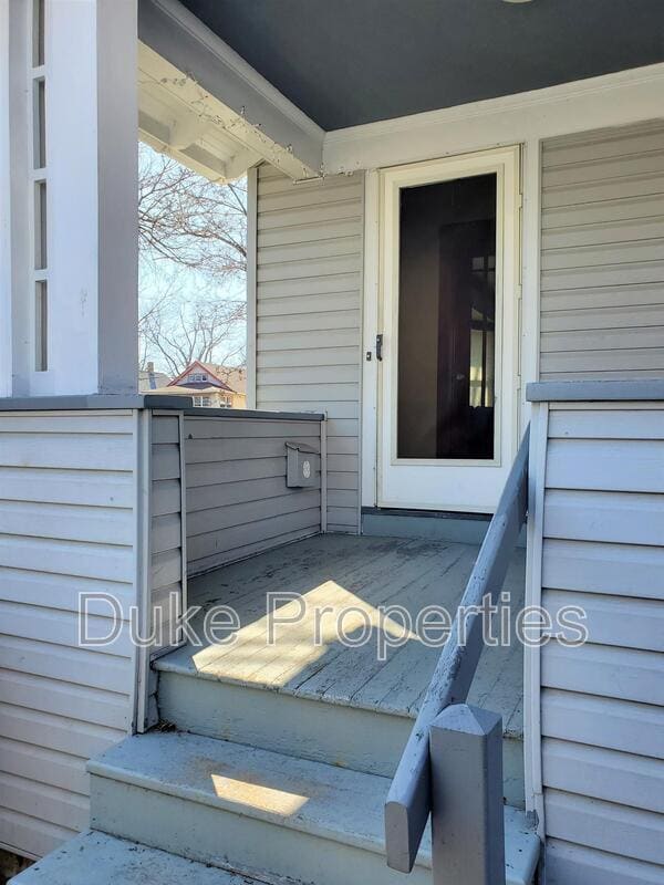 Building Photo - 7 Iroquois St Unit 7