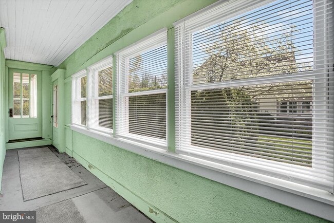 Photo - 319 N 2nd St