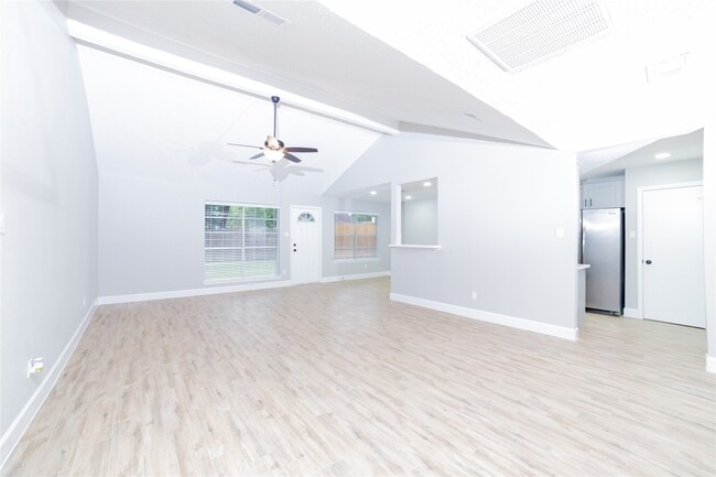 Photo - 5823 Toddington Rd