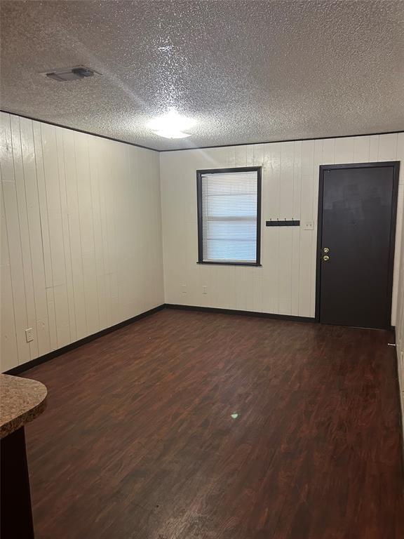 Photo - 908 Emile St Unit 12