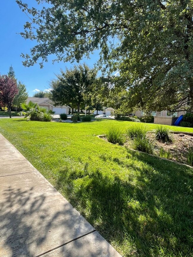 Photo - 1278 Mighty Oak Ln Unit B