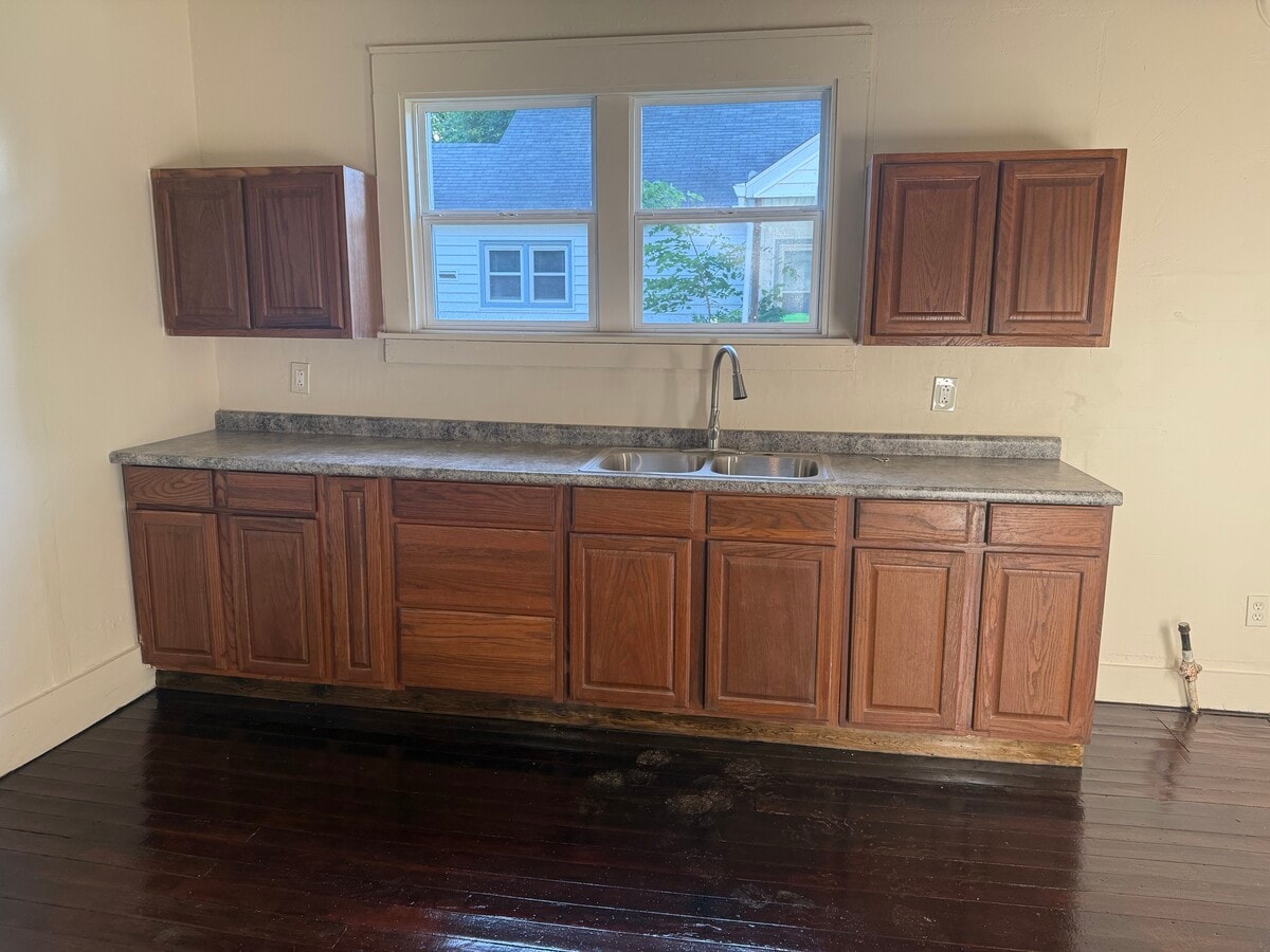 Photo - 1215 E Main St